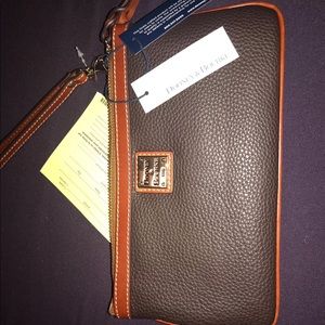 Dooney & Bourke Pebble clutch